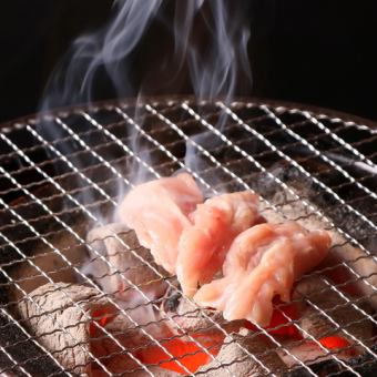 精心挑选的荷尔蒙烤肉和特色菜肴的满福套餐8种美味！（含2小时无限畅饮）5,500日元