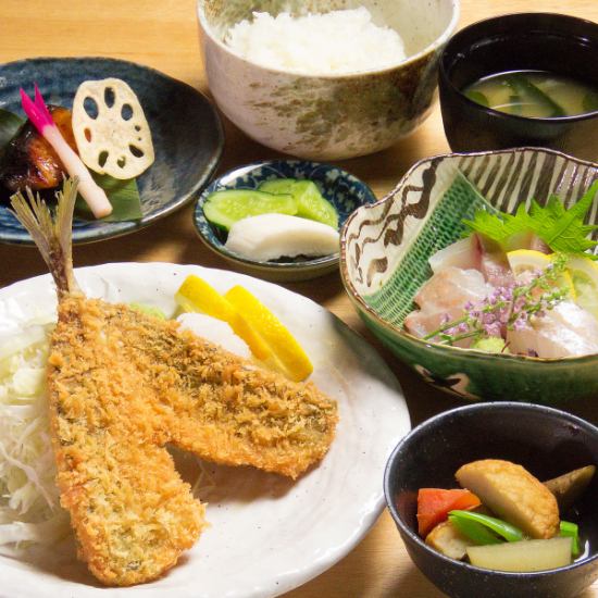 平日限定で新鮮魚介のリーズナブルな日替わり定食1000円～！