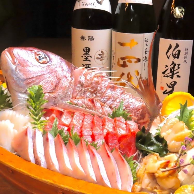 産地直送の新鮮な魚を板前が捌きます！舟盛もご用意ございます◎