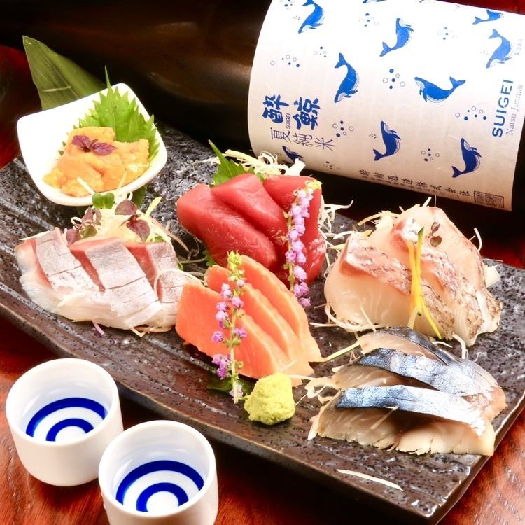 市場直送の海鮮や全国の地酒取り揃えております♪