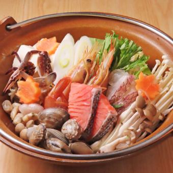 【海鮮鍋コース】　お刺身5種盛や豪華海鮮鍋を含む料理7品＋2時間飲み放題付き　5500円