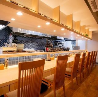 Counter seats that are easy for one person to enter