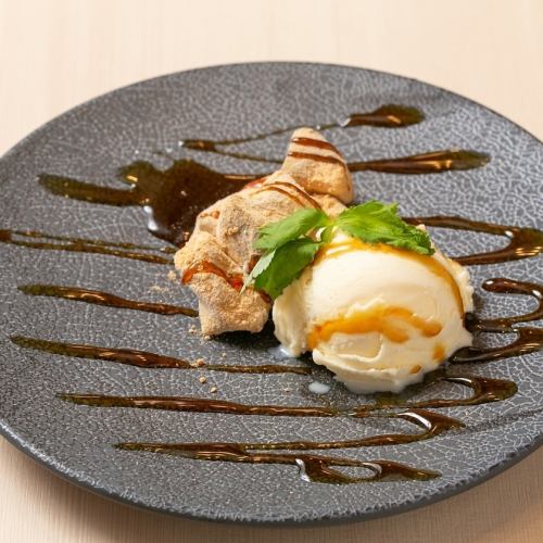 Warabimochi with ice cream