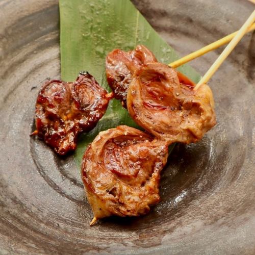 Skewered chicken (with sauce or salt)
