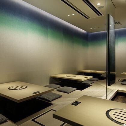 【フロア貸切可能】4人掛けの掘りごたつ席は、少人数での集まりはもちろん16名以上でのご利用でフロア貸切も可能です★プライベート感あふれる時間をお過ごしください！