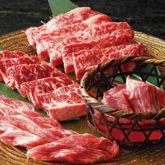 美食营造美妙的夜晚