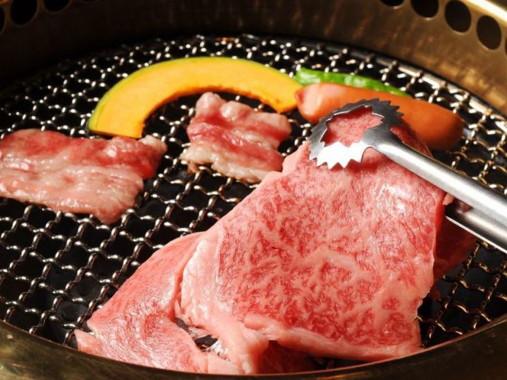 黑毛和牛牛肉可以合理享用！日本空間私人房間的烤肉派對◎