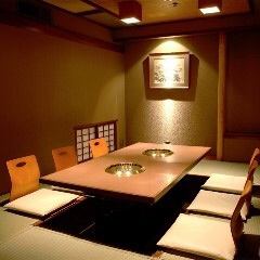It is a private room on the 3rd floor.Kimono staff will treat you carefully.