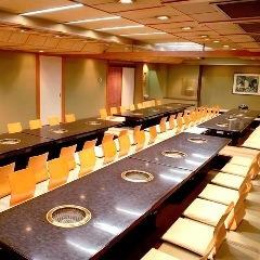 The large banquet hall on the 4th floor can accommodate up to 70 people.