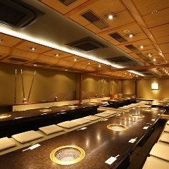 Ideal for company banquets and large banquets ◎ Up to 100 people! The spacious room has an open atmosphere.Please enjoy the atmosphere with a sense of unity even with a large number of people ♪ We also accept previews before the banquet, so please feel free to contact us.