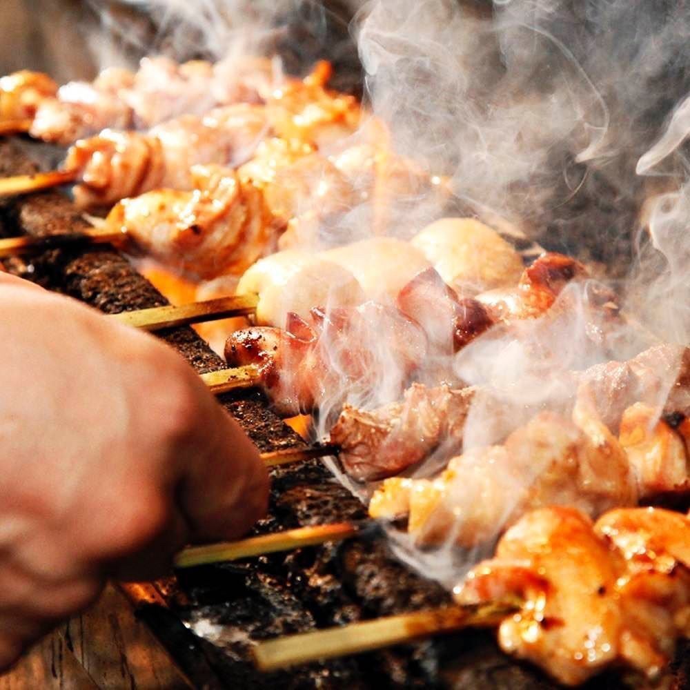 Hamachidori chicken from Yawatahama in Ehime Prefecture is carefully grilled one by one over Binchotan charcoal! Great for lunch!