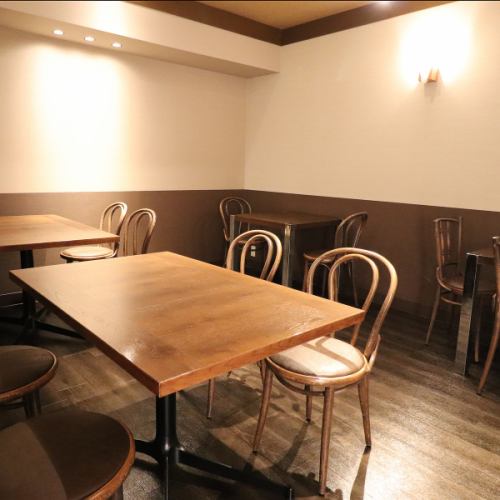 [Dining ENT] This is a private room that can accommodate up to 12 people♪♪ Reservations can be made from 6 people.It's perfect for moms' gatherings with children and families. There's only one room, so make your reservation early. Opens from 5:30pm.