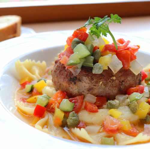 [Until the end of September] Thick hamburger steak with sour summer vegetable sauce