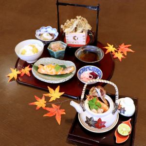 [Dining ENT] Autumn flavors and matsutake mushroom earthenware pot meal