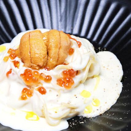 ● Sea urchin and salmon roe in cream sauce