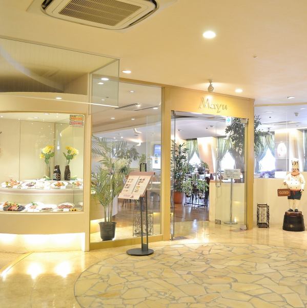 洋食の定番がズラリと並ぶレストラン。昔からあるのには訳がある。常連さんの舌と心を掴んで離さない。