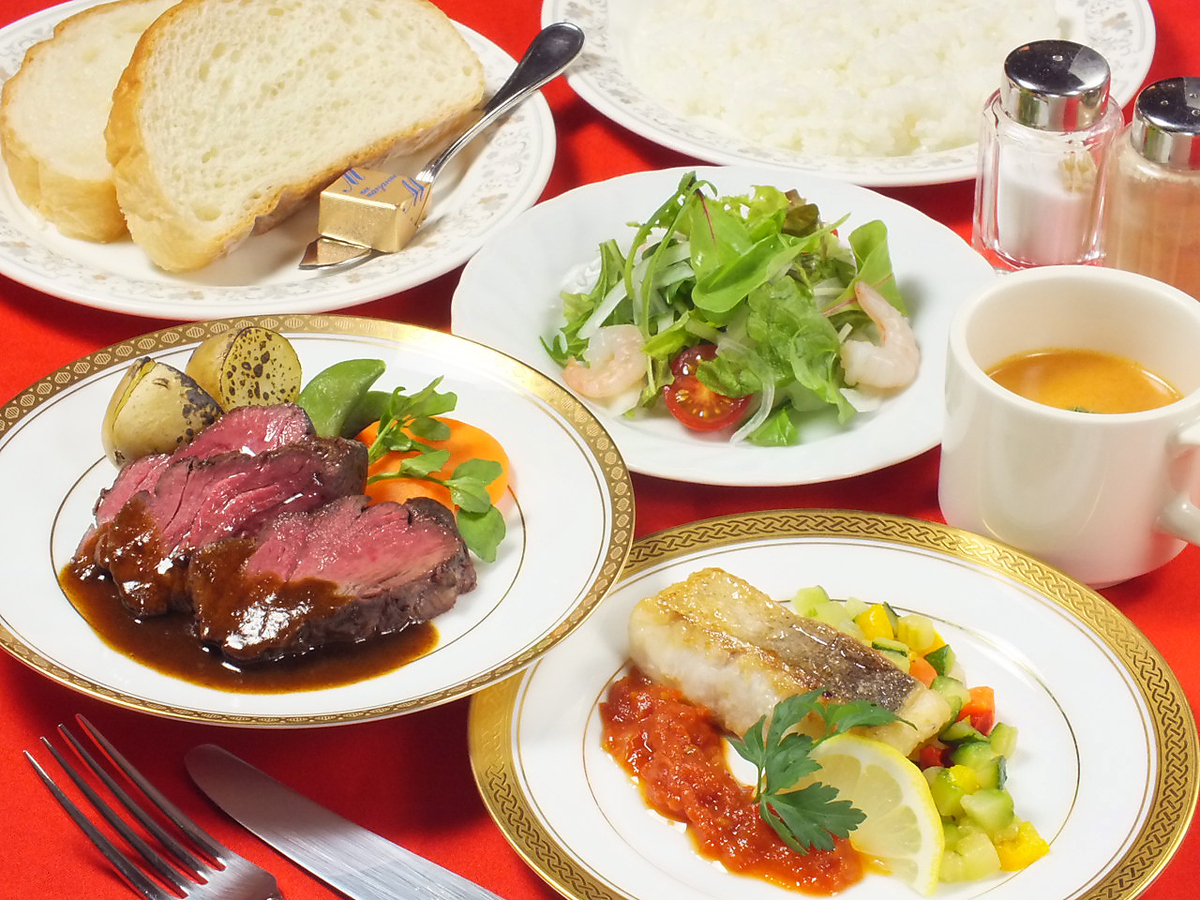 ランチタイム11時～14時☆ 自家製まゆぷりん もおすすめです♪ Take Outもできます！