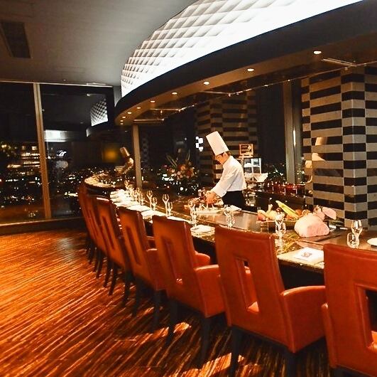 葵タワー25階からの景色は昼も夜も絶景。非日常を味わえます。