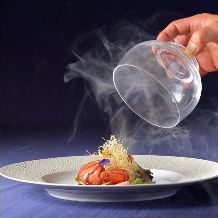 葵タワー25階からの景色は昼も夜も絶景。非日常を味わえます。