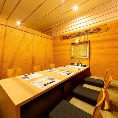 Smoking is also possible! Tachibana-dori 3-chome bus stop is easy to understand! All 10 rooms! We are proud of our completely private rooms ♪ Please enjoy the time with your loved ones in our shop with impressive warm lighting.