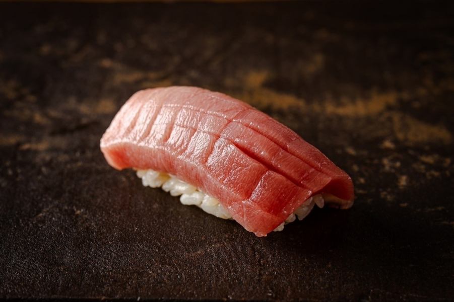 職人技冴える自慢の絶品鮨をご堪能いただけます
