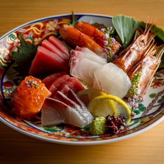 鮨まつ井が手がける炭火焼と海鮮を手軽に楽しめる大人の炉端酒場