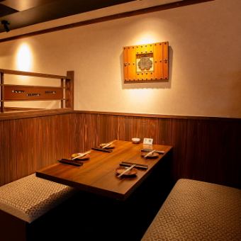 3名様～ご利用いただけるテーブル席5卓ございます。