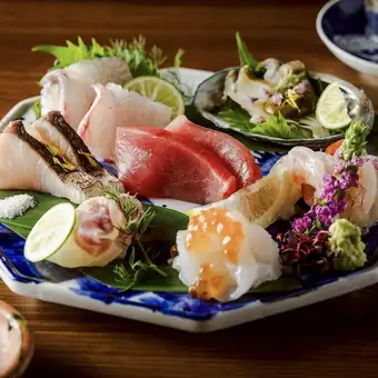 【飲み放題付】全10品5000円コース｜お造り3種・揚物・焼物2種・〆付き※日～木4500円※