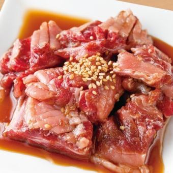 【三角バラ(鋤骨まわりの一部からわずかに取れる希少部位)】部長カルビ(タレ)