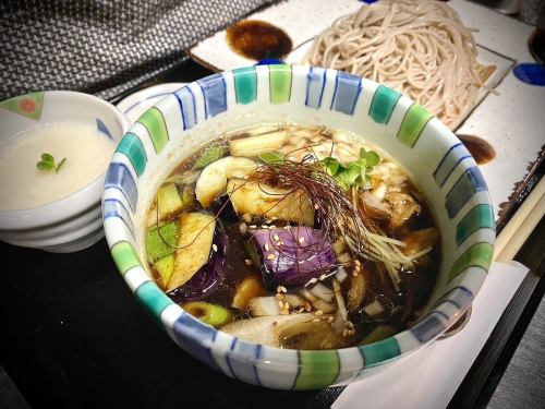Fried eggplant and grated soba noodles