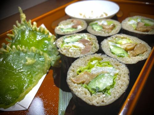 Dashiya specialty! Soba sushi