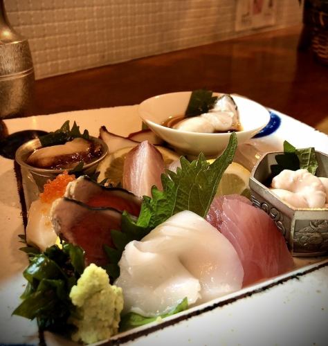 Assorted seasonal sashimi