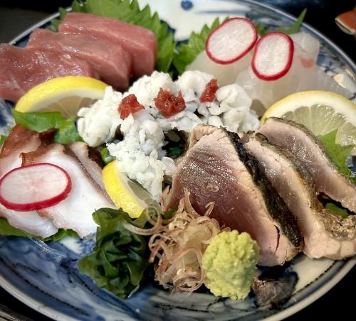 Assortment of seasonal sashimi