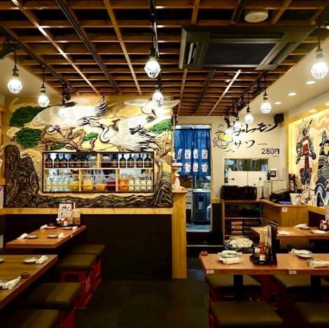 エリア最大規模の大宴会場を完備！皆様お顔を見渡すことができ一体感のあるご宴会が可能！広々とした造りとなっておりますので宴会途中のご移動もスムーズ！まさに幹事様理想の空間です。ご質問,ご要望はお気軽にお電話でお問い合わせください。（個室 居酒屋  飲み放題 地鶏 焼き鳥 宴会 女子会 接待）