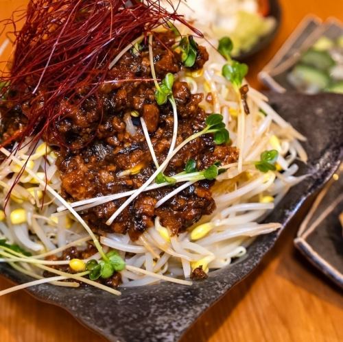 バカ盛り肉みそもやし