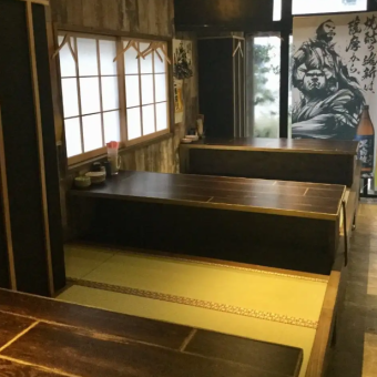 Up to 16 people can use this facility.We have sunken kotatsu seating available for company banquets and party with friends.Please sit back and relax and enjoy our signature skewered dishes and alcohol.