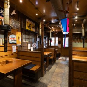 6名用の席×3卓、ちょっとした宴会、飲み会にもGOODです!