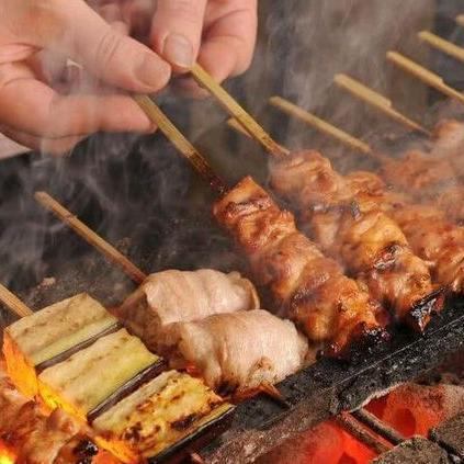 鮮度命の"信玄鶏"を使用した絶品の数々！一押しは備長炭で豪快に焼き上げた炭火地鶏焼◎