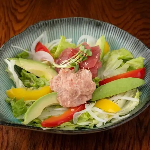 マグロのアボカドサラダ