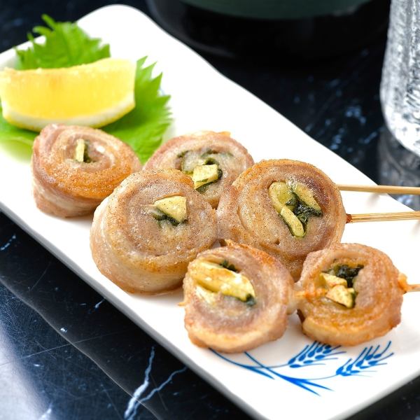 【樹の名物】肉巻きにんにくの串焼き