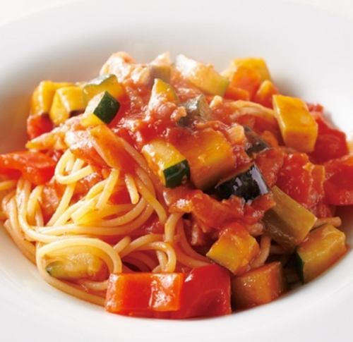 夏野菜の菜園風トマトソース