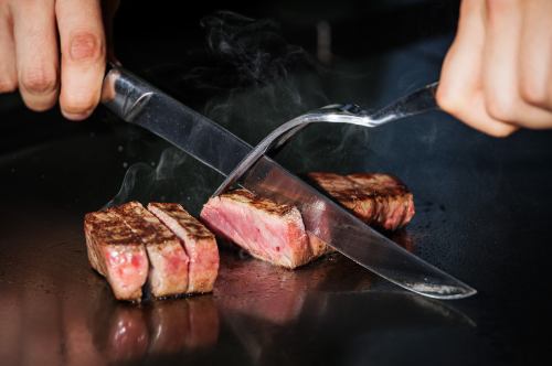 [Teppanyaki cooked right in front of you] Experienced chef's light handling