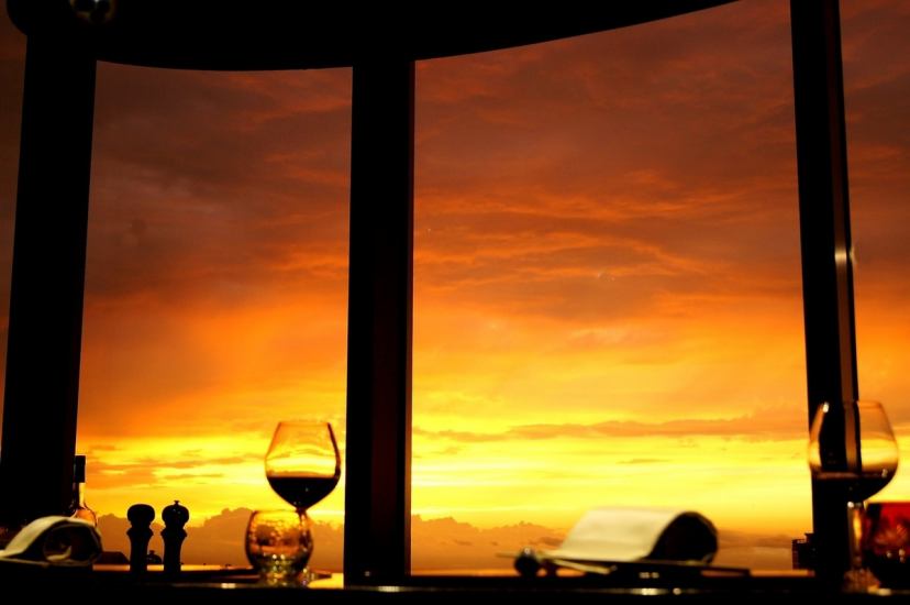 メディアシップ19階で大切な方と…。アニバーサリープラン有り。