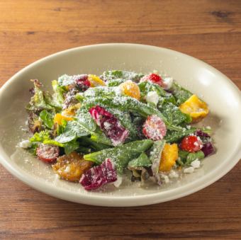 ■ Spinach salad with sherry bacon dressing