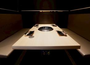 4 명까지 넣는 반 개인실!