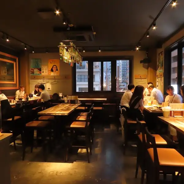 会社宴会・歓迎会・送別会・女子会・デートまで、幅広いシーンでご利用いただける落ち着いた空間。仙台駅東口徒歩5分、最大40名様までのご宴会にも対応しております。