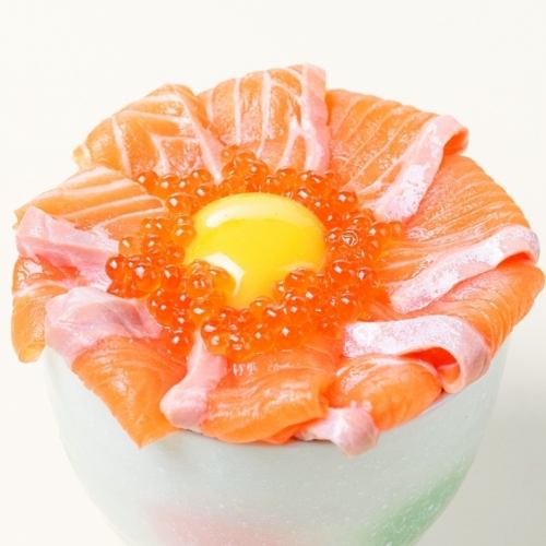 Eat up luxurious salmon! "Salmon salmon roe parent and child rice"