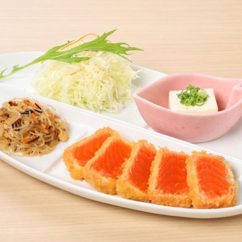 キングサーモンのレアカツ 九州のおろしポン酢で