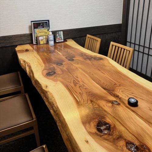 店内奥にある、特別な完全個室席は4名様～ご利用可