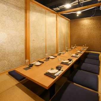 By connecting the private rooms, we can also host large parties such as company parties.